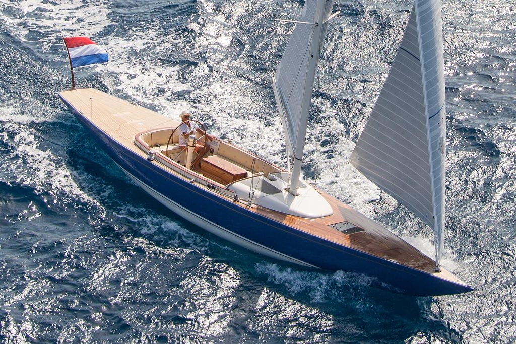 electric leonardo yachts eagle 44